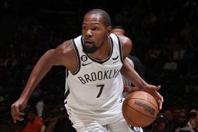 XINGKONG-德布劳内关键节点出色防守，热火带队取胜！的简单介绍