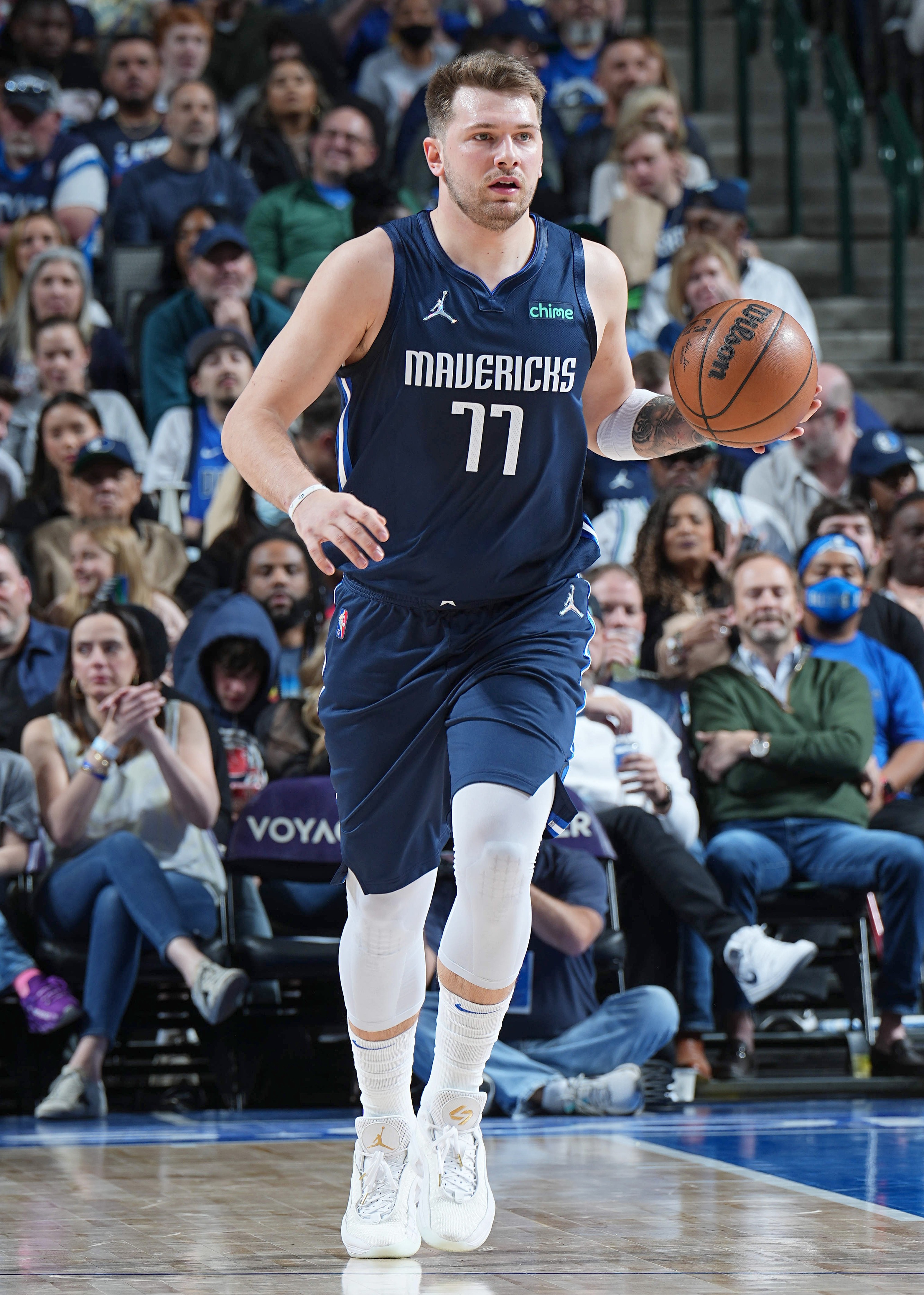 达拉斯独行侠发布备战花絮；今晨完成体检；NBA常规赛任务艰巨；阵容厚度经受考验(10月25日马刺独行侠视频)